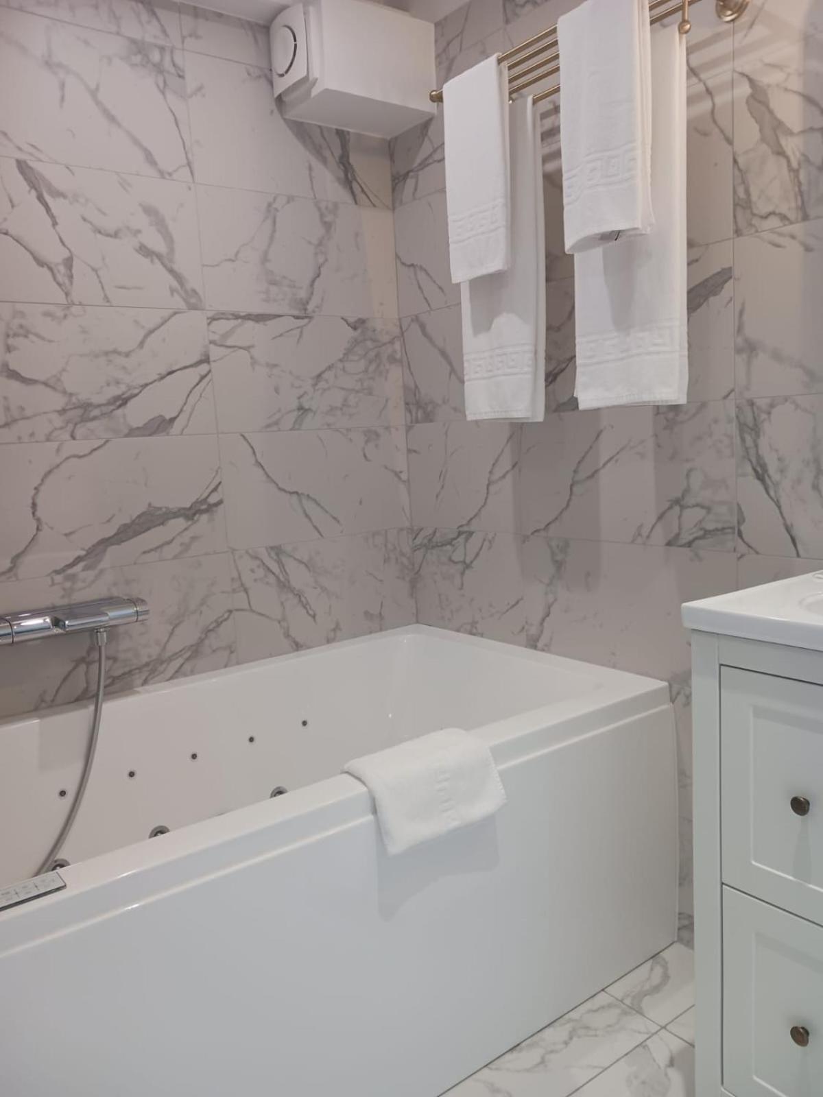 Bed and Breakfast Touraco Villars-les-Dombes Esterno foto