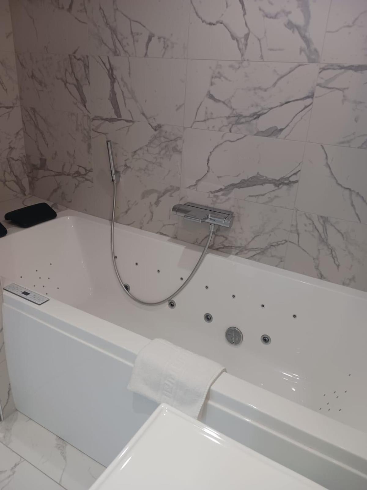 Bed and Breakfast Touraco Villars-les-Dombes Esterno foto